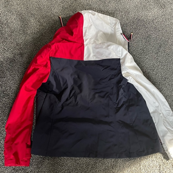 Tommy Hilfiger rain jacket - Picture 4 of 4